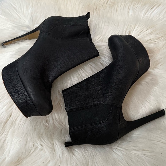 Vince Camuto Black Leather Stiletto Platform Ankle Booties Size 8.5 - Picture 6 of 15